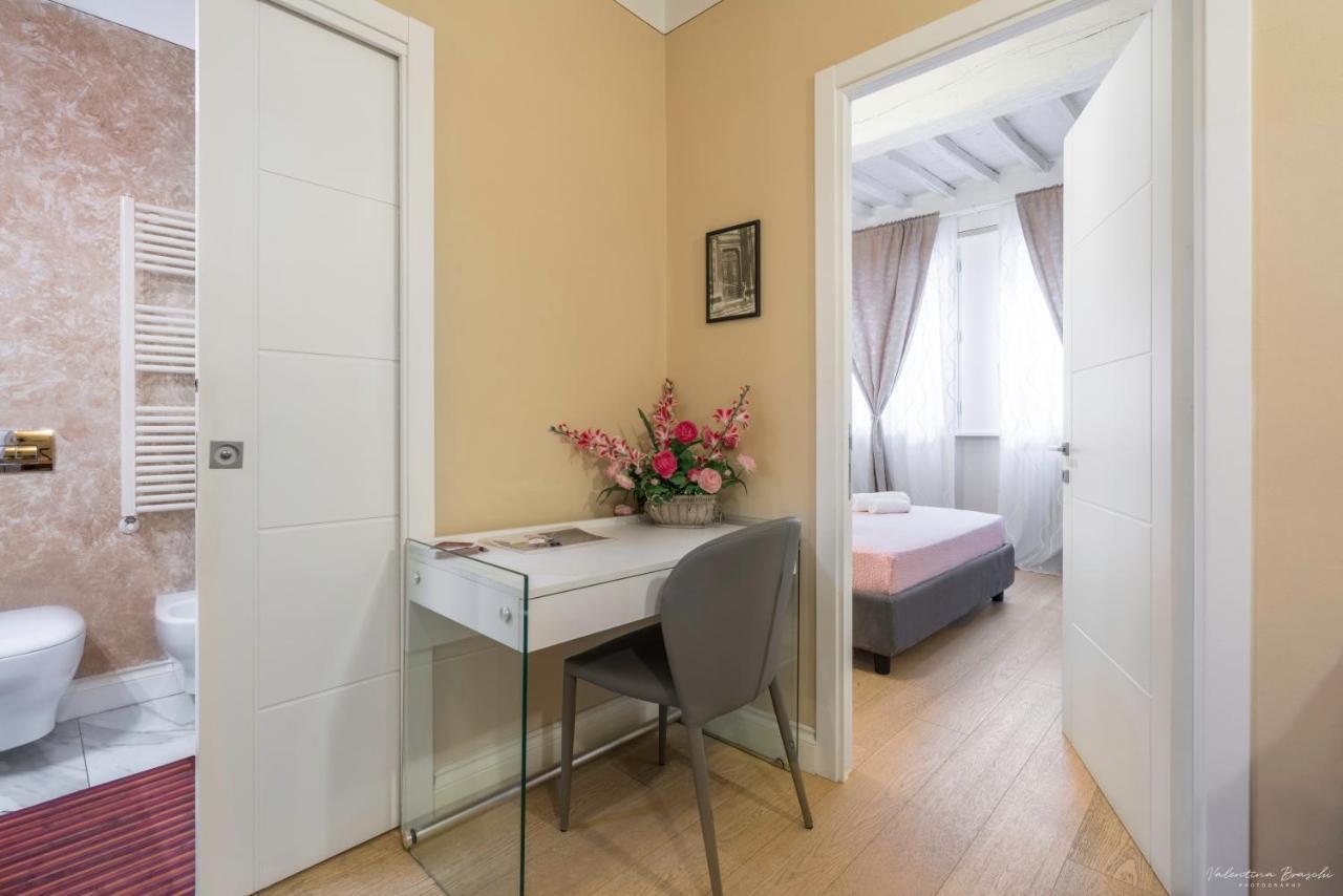 Wine Barolo Apartment Florence